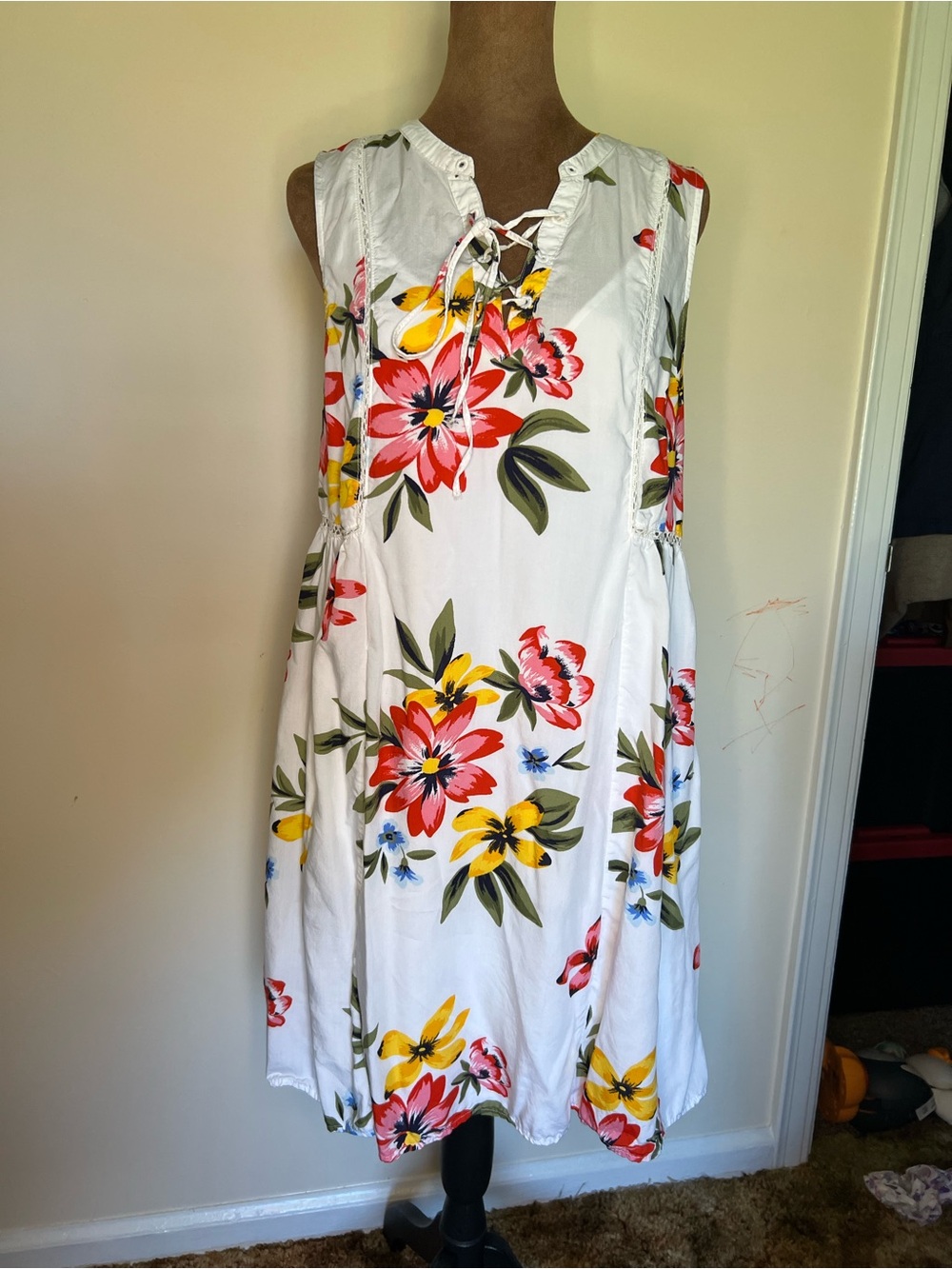 Old Navy White A-Line Skirt with Red, Yellow & Green Floral Print